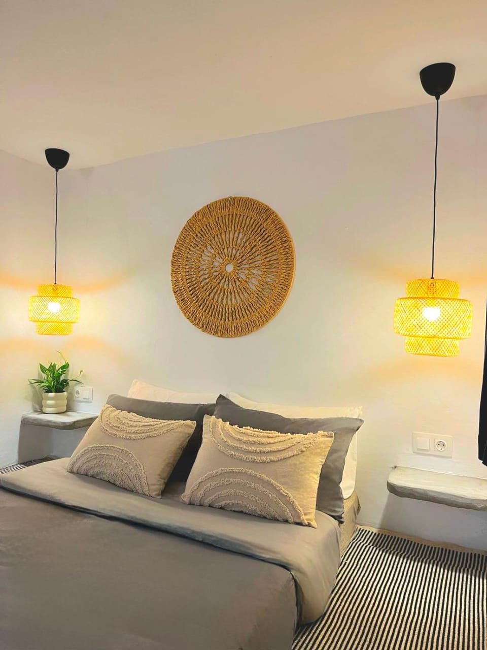 TV and multimedia, Photo of the whole room, Bedroom