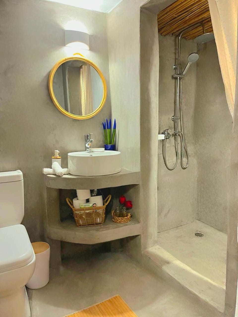 Shower, Toilet, Bathroom, Decorative detail