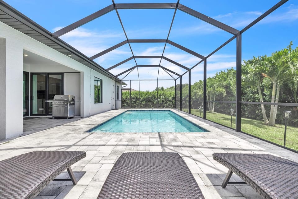 Pool view, Swimming pool