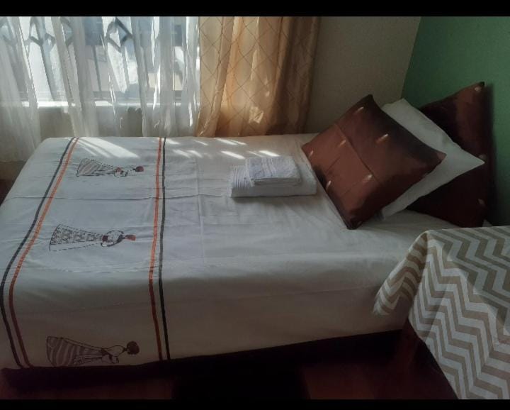 Rona Thina House House in Gauteng