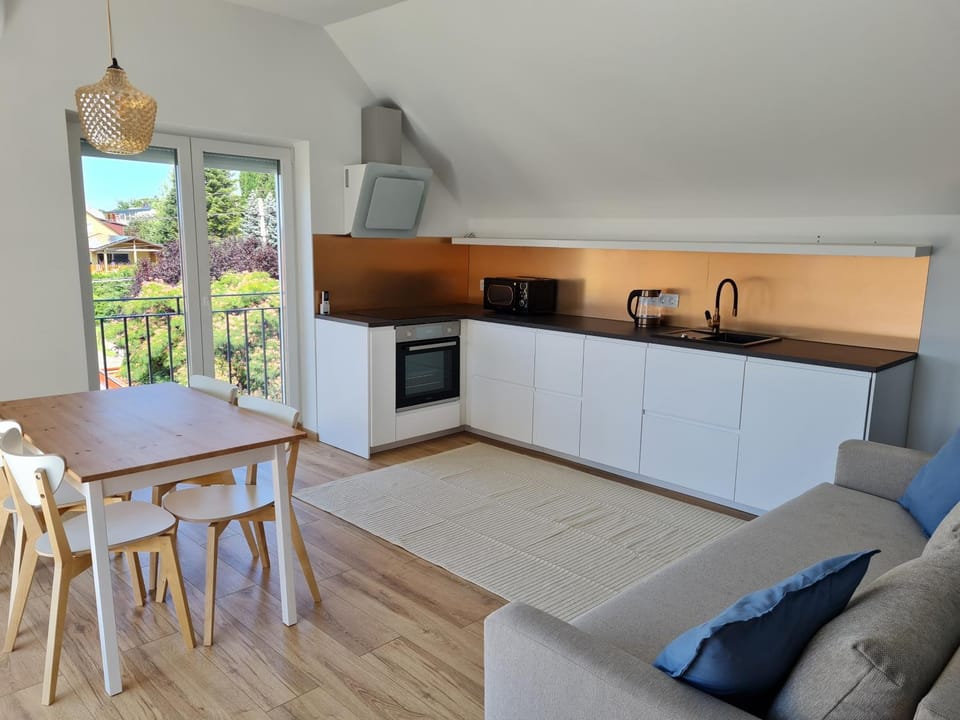 Kitchen or kitchenette, Living room