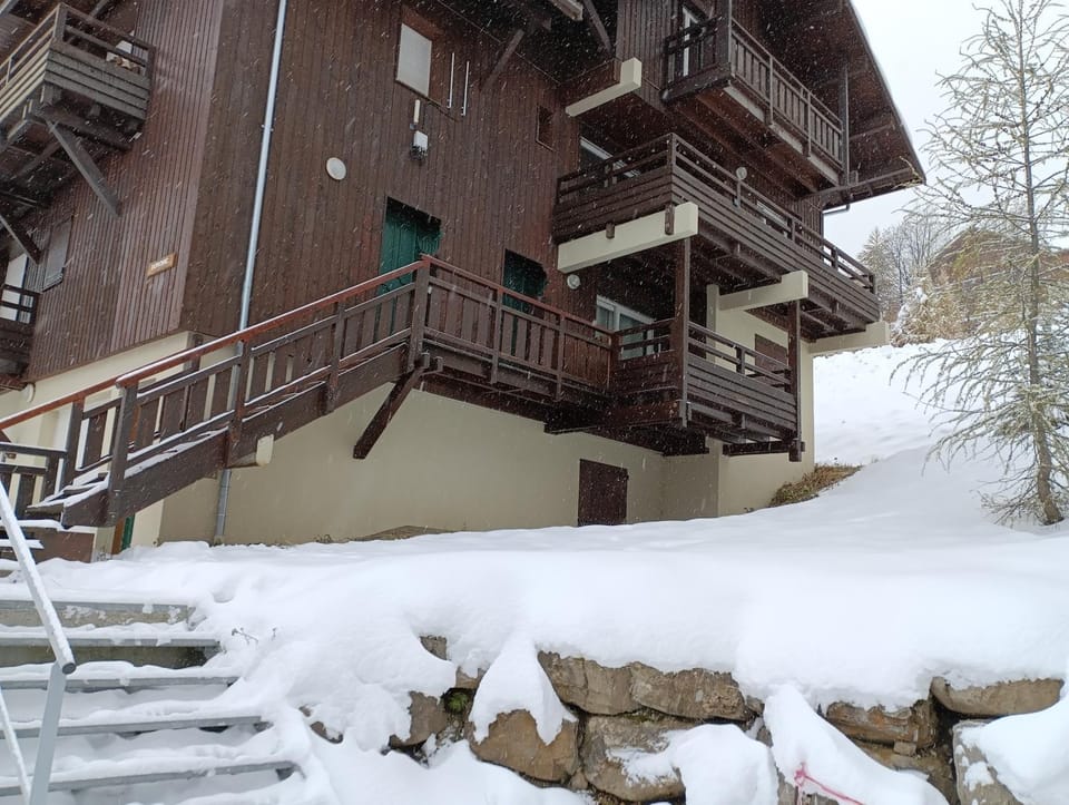 Property building, Balcony/Terrace