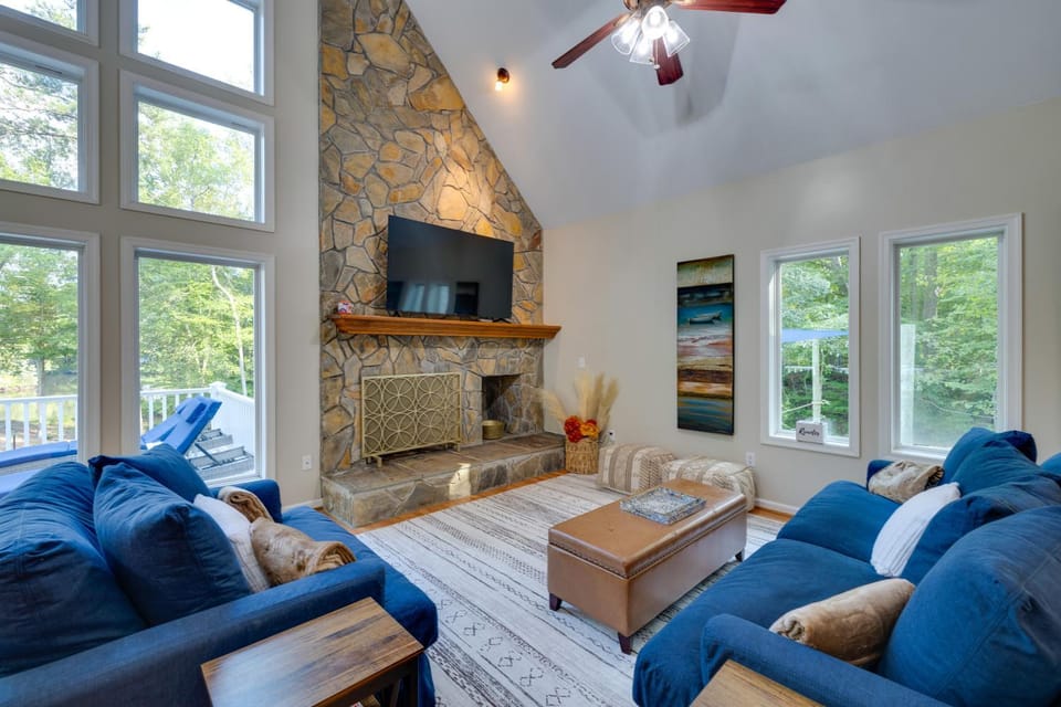Waterfront Hartfield Vacation Rental w/ Dock! House in Virginia