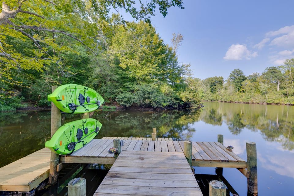 Waterfront Hartfield Vacation Rental w/ Dock! House in Virginia