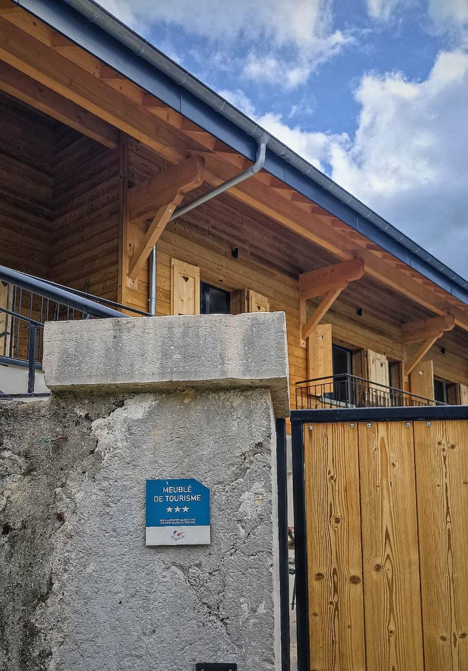 LE MAZOT-SPA HIVER ET ETE-Piscine-Proche lac-Charme-Détente Apartment in Doussard