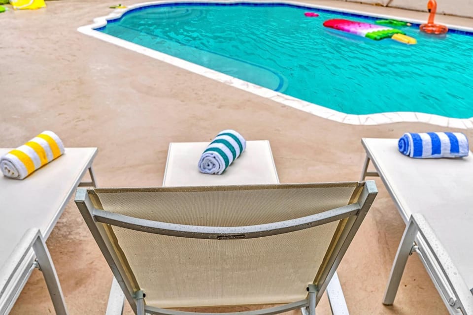 Swimming pool, Swimming pool