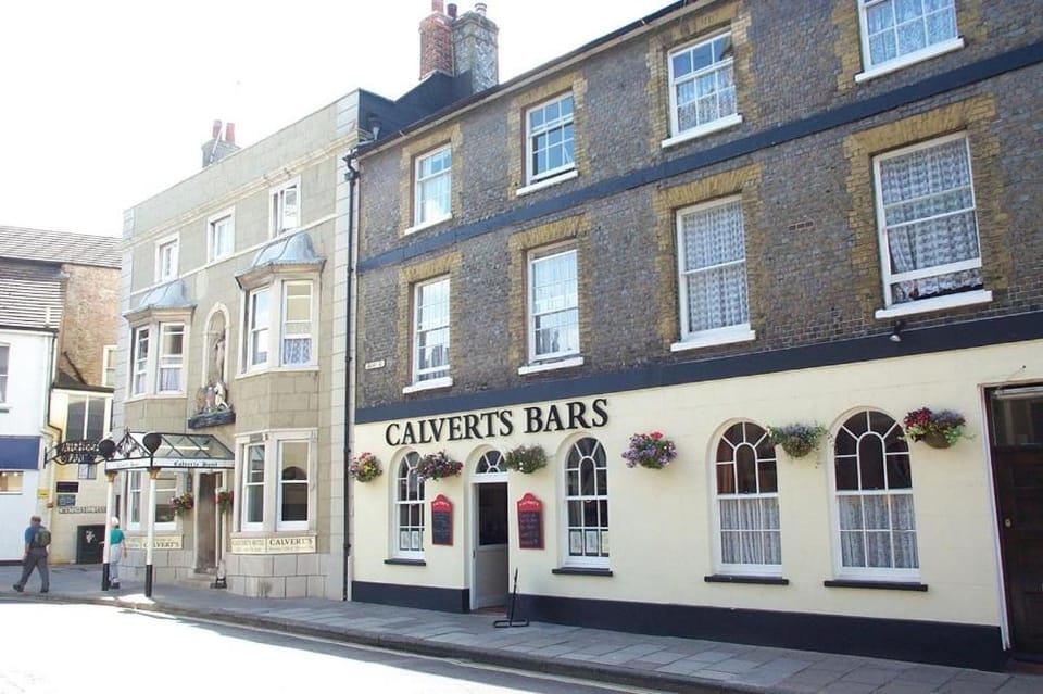 Property building, Day, Street view