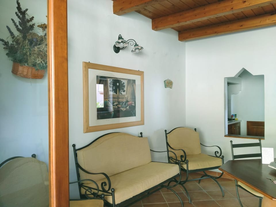 Spring, Day, Living room, Photo of the whole room, Seating area, On site