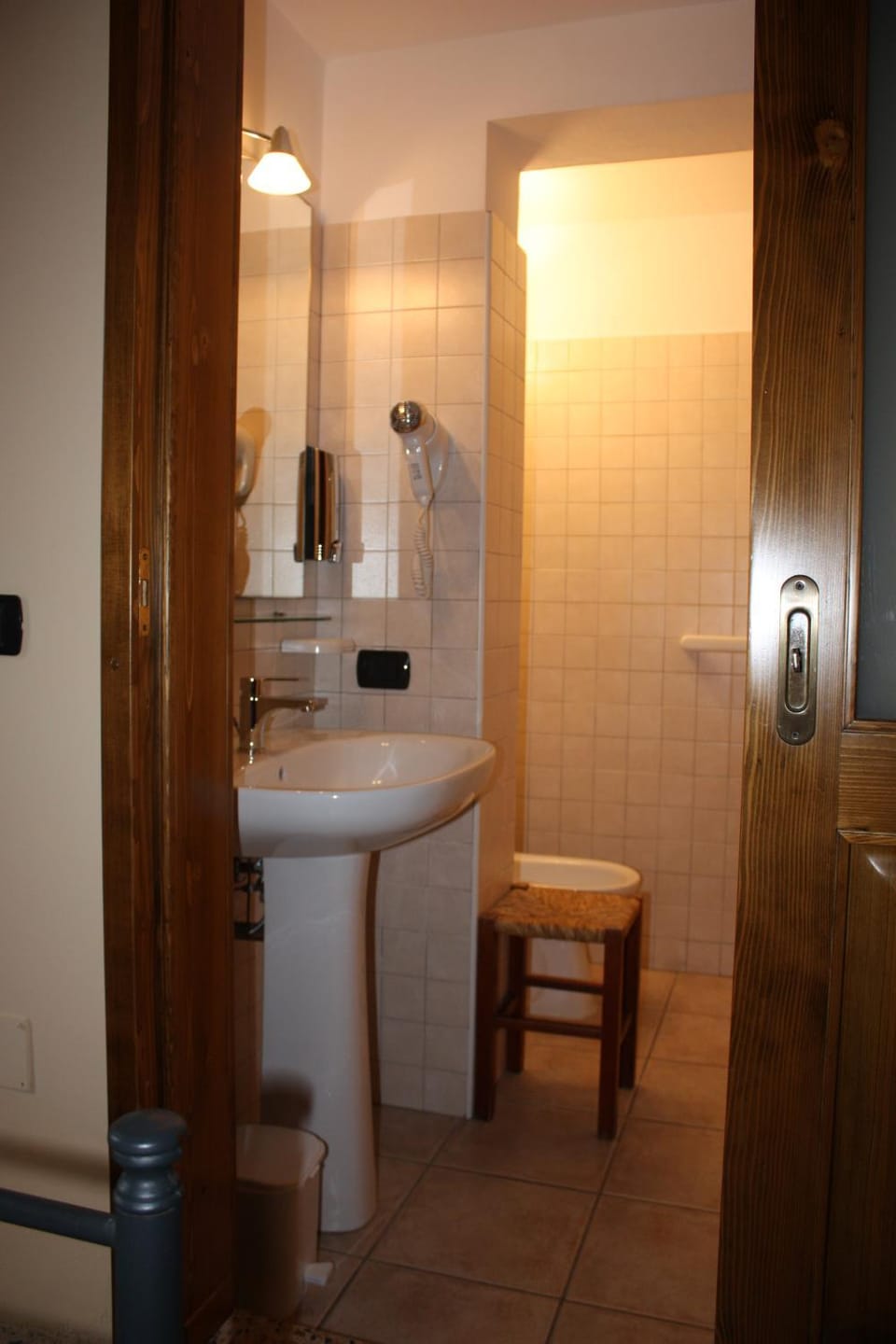 Shower, Toilet, Bathroom, bidet, heating, towels