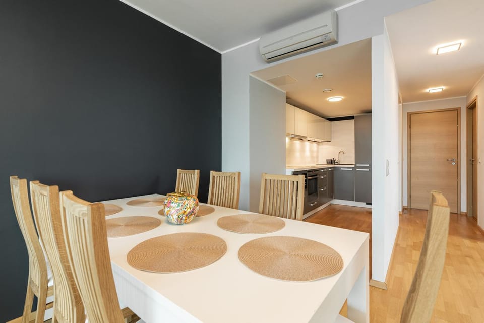 Coffee/tea facilities, Kitchen or kitchenette, Living room, Seating area, Dining area, dishwasher, minibar, pet friendly, stove, toaster, air conditioner