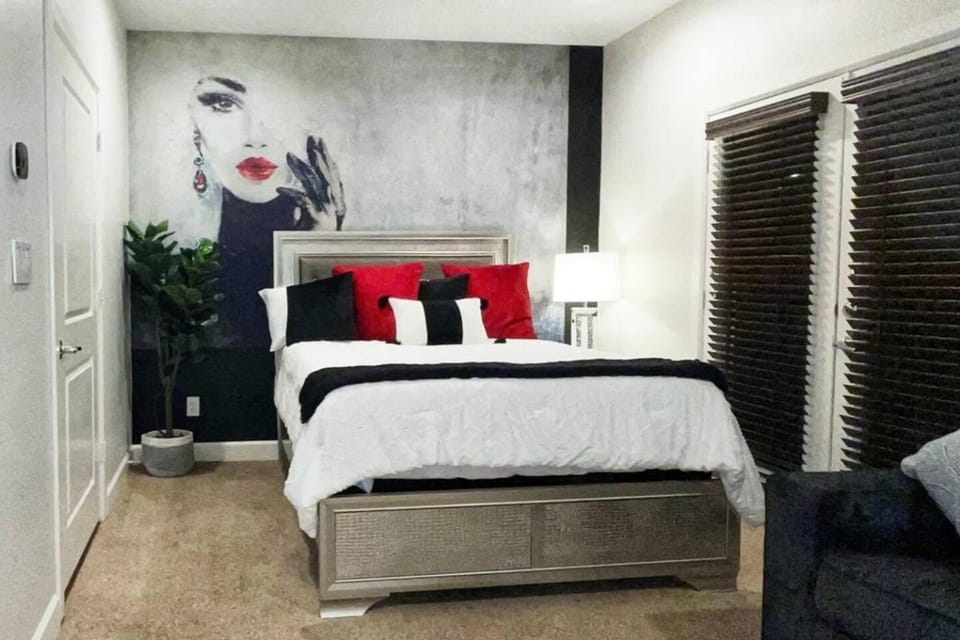 Bed, Photo of the whole room, Bedroom