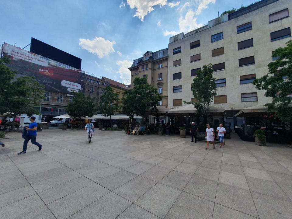 Property building, Location