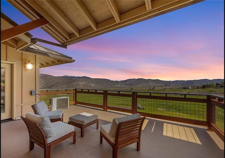 Patio, Day, Natural landscape, View (from property/room), Balcony/Terrace, Mountain view