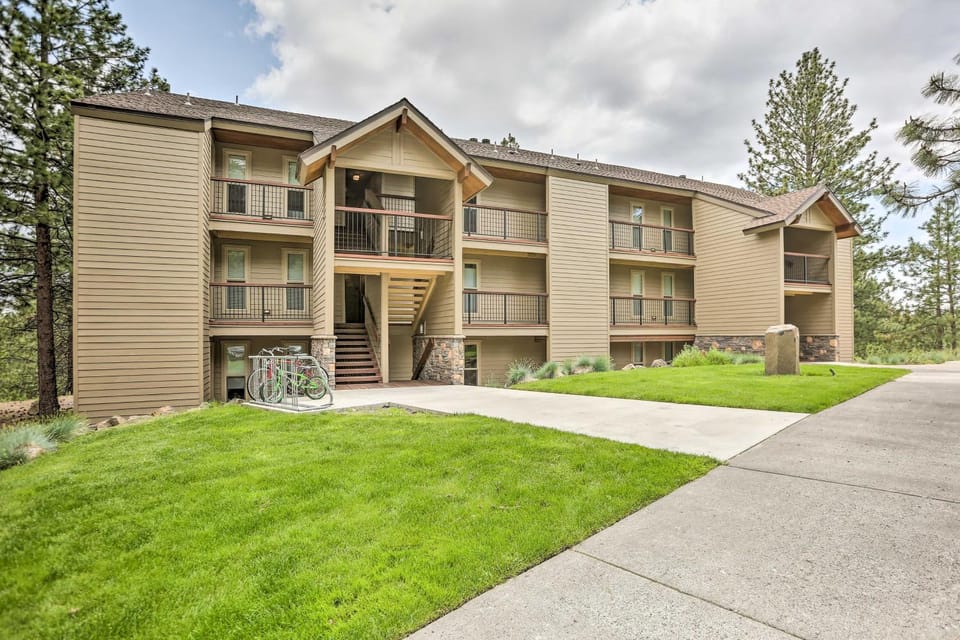 Seventh Mountain Condo in Bend with Scenic Views! Apartment in Deschutes River Woods