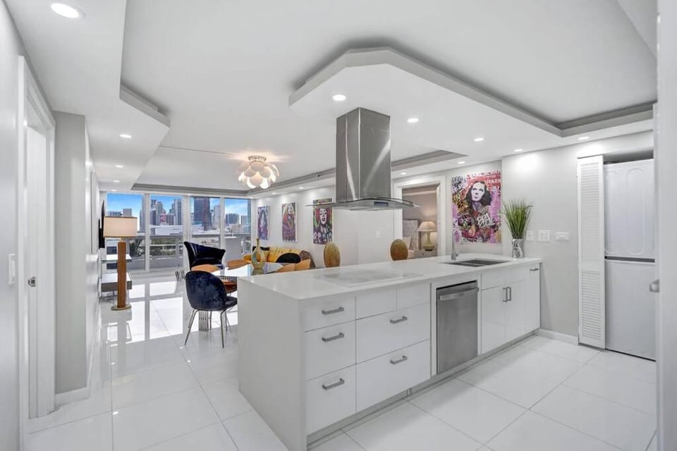 Coffee/tea facilities, Balcony/Terrace, Kitchen or kitchenette, City view, Sea view, dishwasher, minibar, pet friendly, stove, toaster, washing machine, dryer
