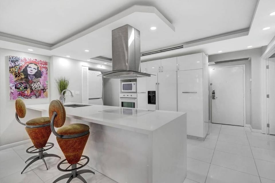 Coffee/tea facilities, Kitchen or kitchenette, dishwasher, minibar, pet friendly, stove, toaster, washing machine, dryer