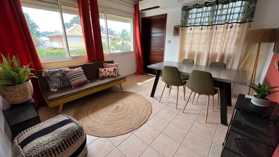 F2 rénové, climatisé et lumineux Apartment in Cayenne