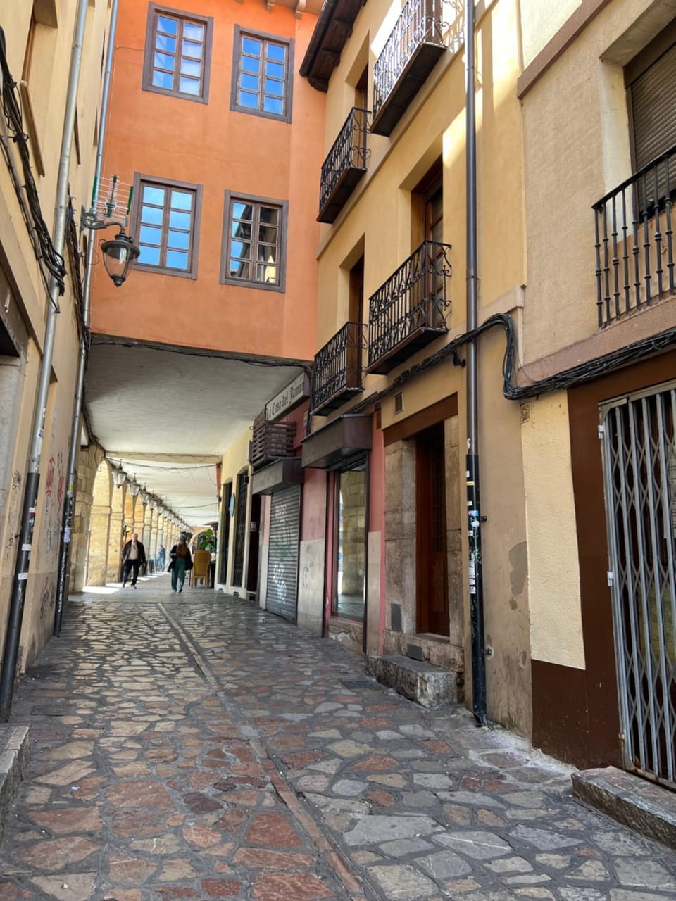 Property building, Day, Neighbourhood, City view, Street view