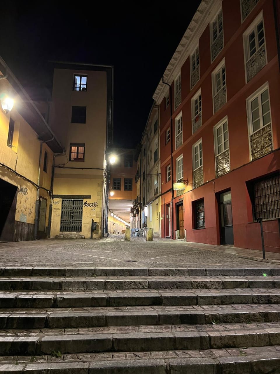 Neighbourhood, Street view, Location