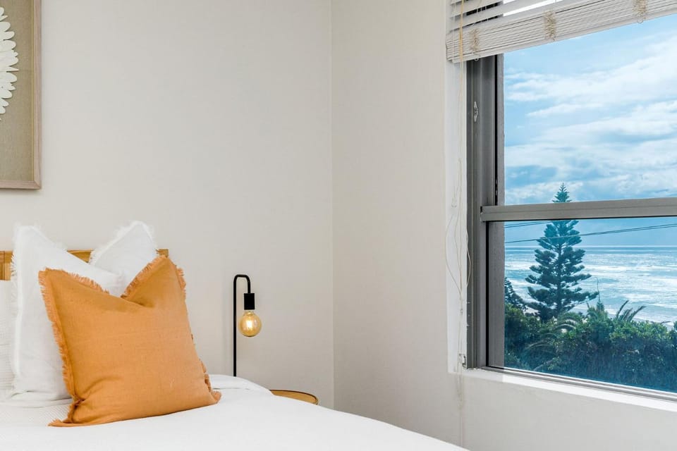 Bed, Bedroom, Sea view