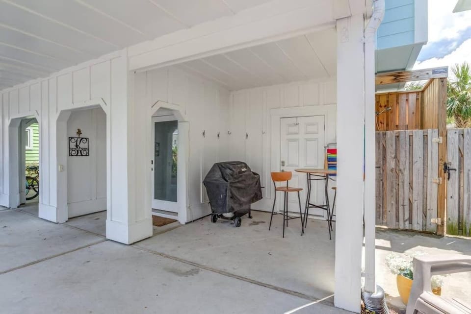 One Block to the beach House in Carolina Beach