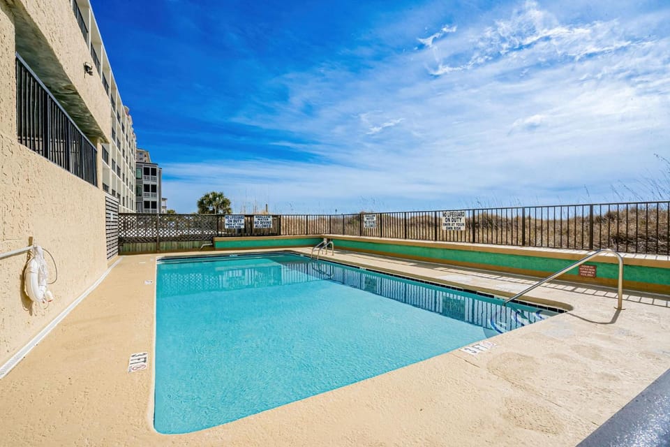 Beachfront Breeze @ Sea Castle North Myrtle Beach House in North Myrtle Beach