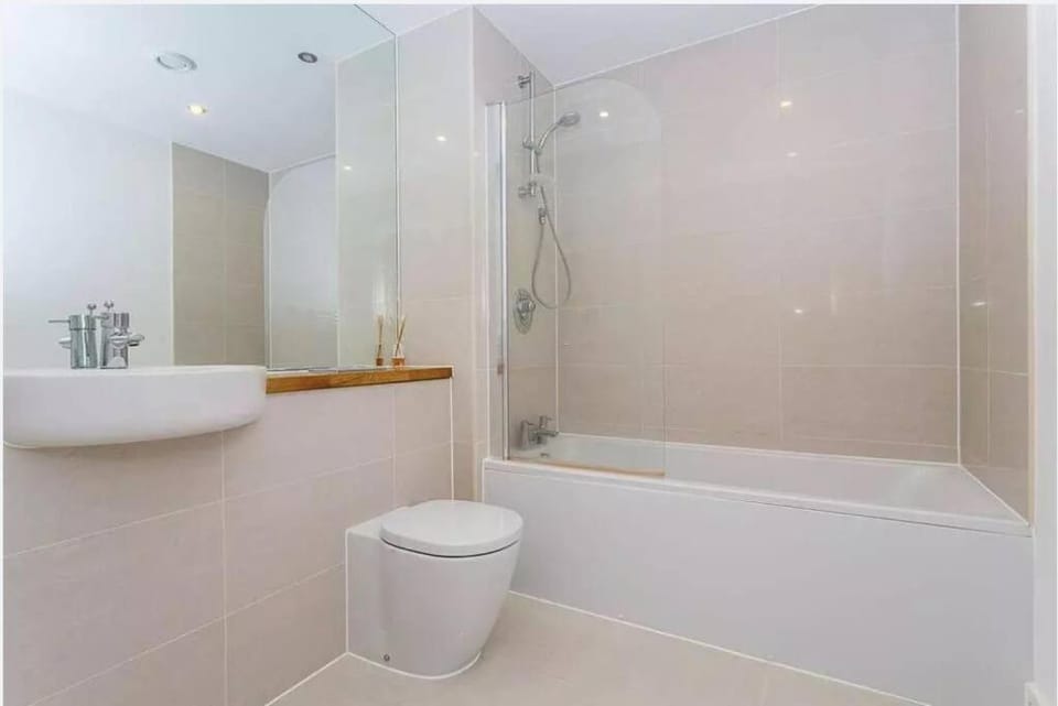 Canal Room Vacation rental in London