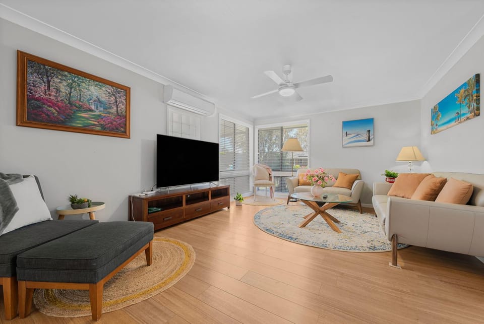 Communal lounge/ TV room, Living room