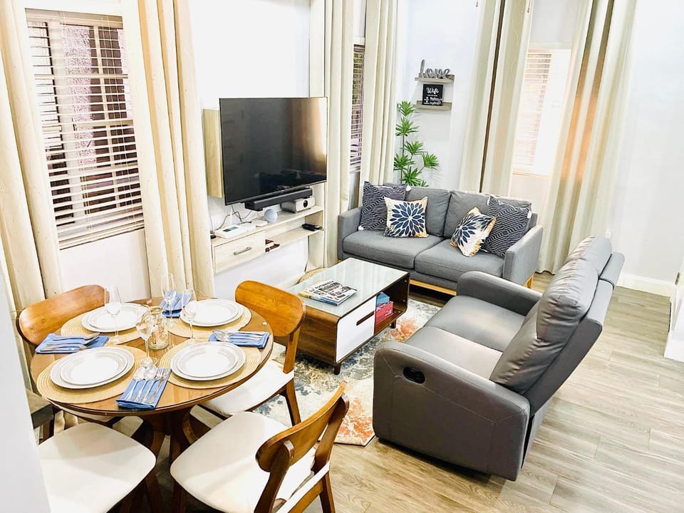 TV and multimedia, Living room, Dining area, Evening entertainment
