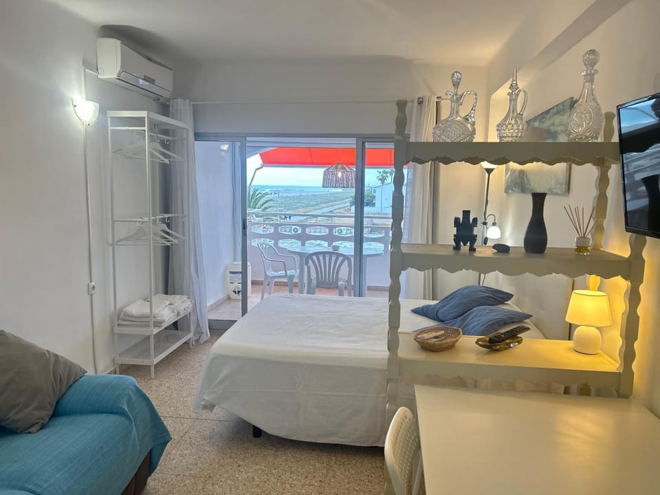 Studio Almenara Beach Apartment in Valencian Community