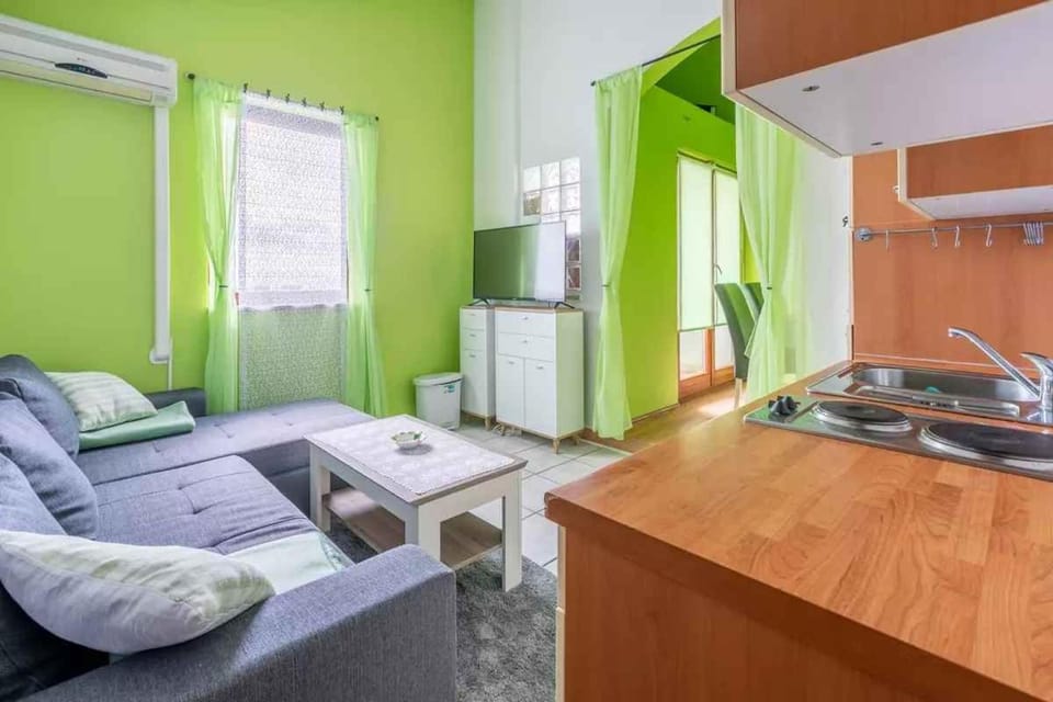 TV and multimedia, Living room, air conditioner
