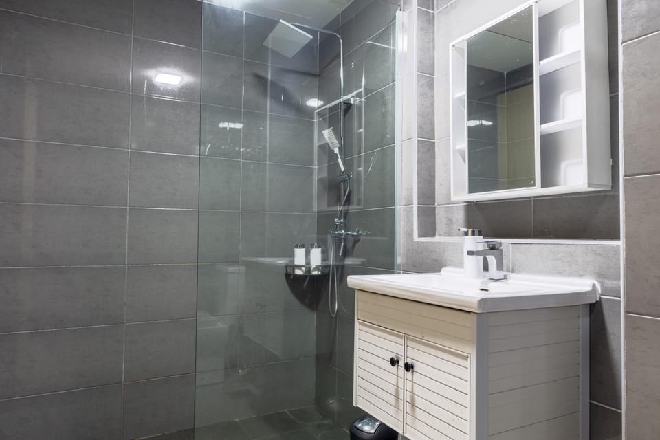 Shower, Bathroom