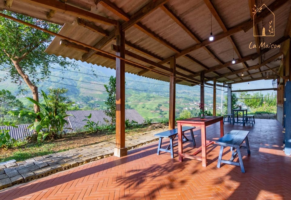 Seating area, Mountain view