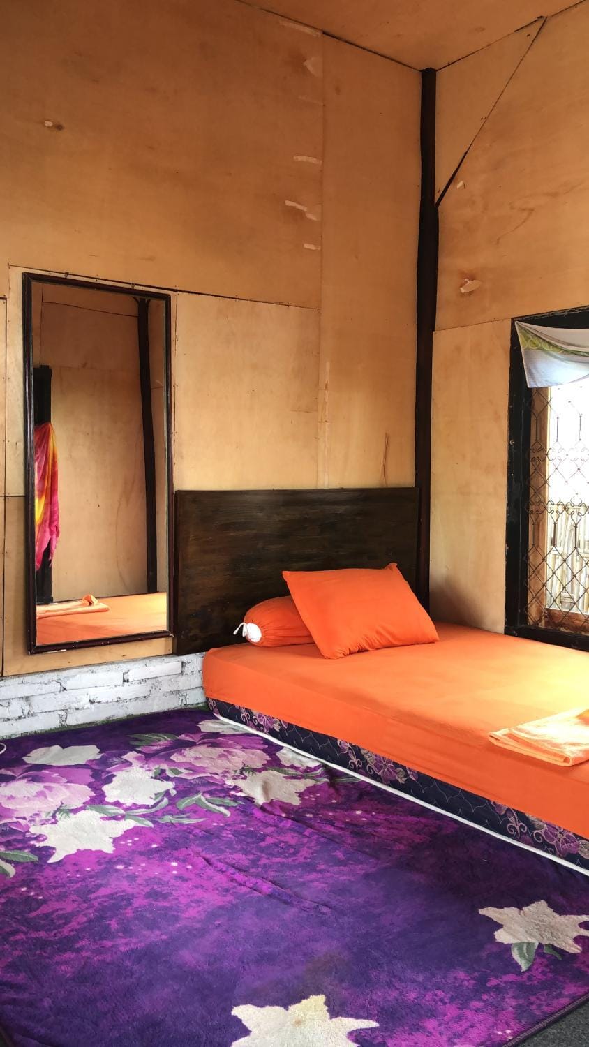 kunci rumah Country House in West Nusa Tenggara, Indonesia