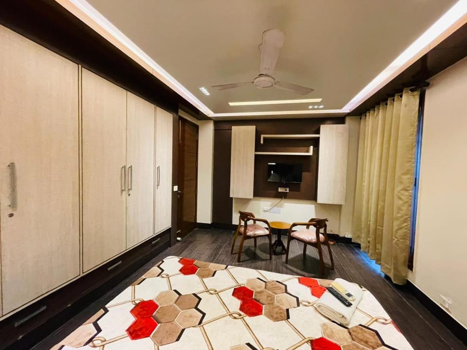 Fortune Home Service Apartment 4Bhk D-163 Saket Apartment in New Delhi
