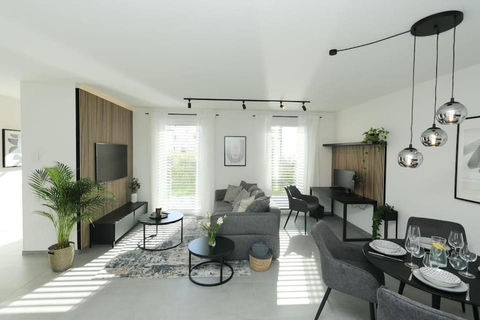 Living room, Seating area, Dining area