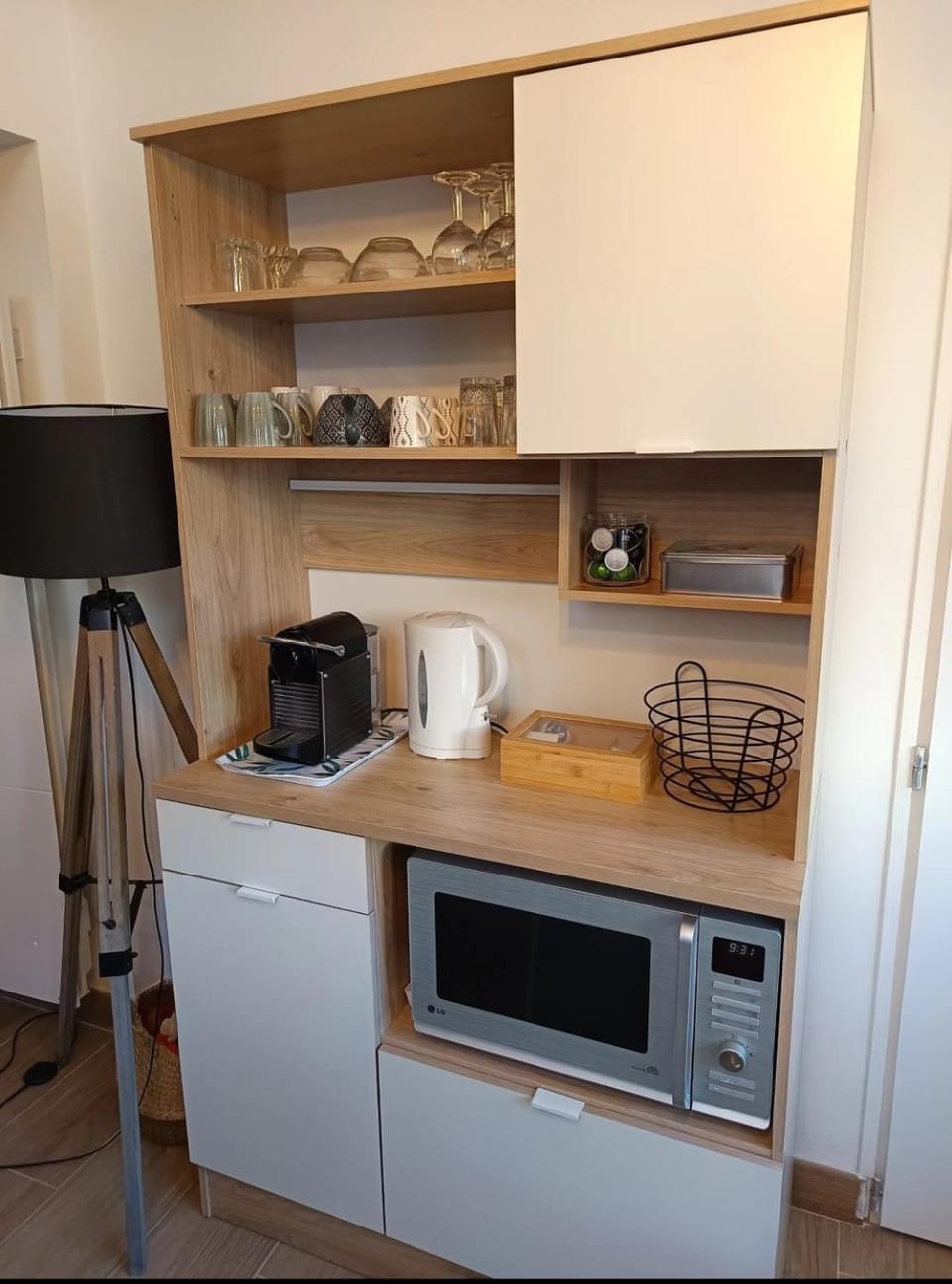 Kitchen or kitchenette