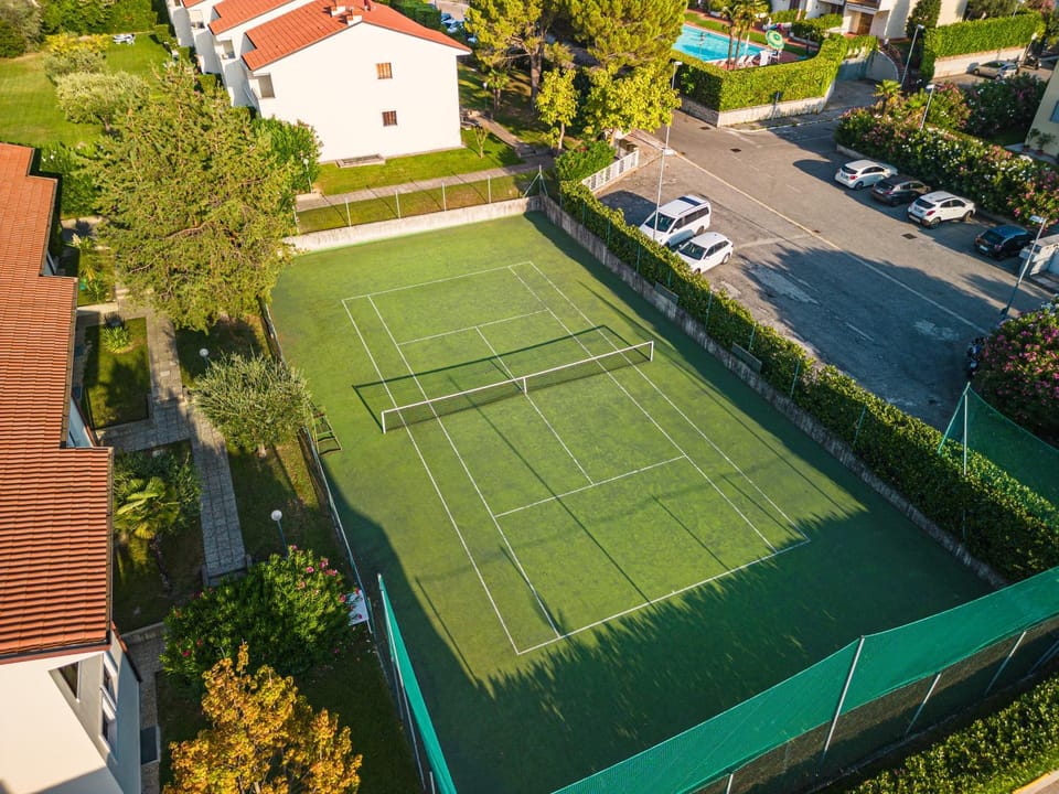 Tennis court
