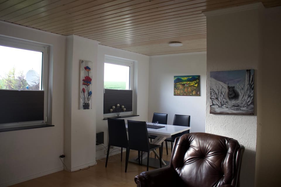 Communal lounge/ TV room, Living room, Seating area, Dining area