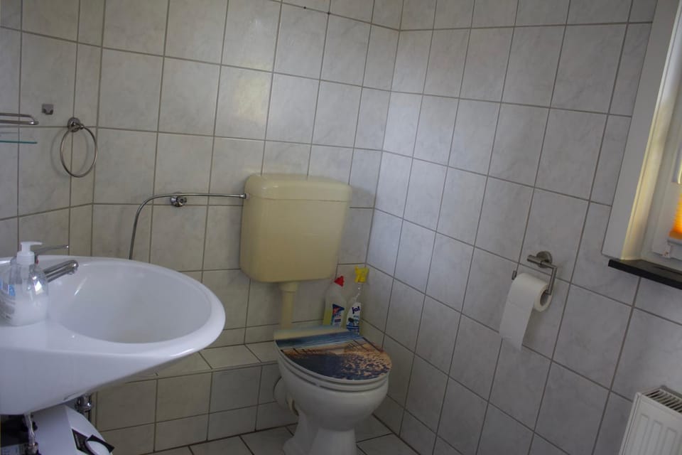 Toilet, Bathroom