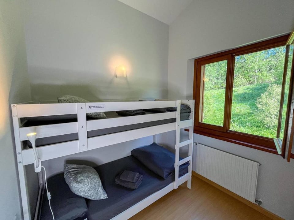 Bed, Photo of the whole room, Bedroom, bunk bed