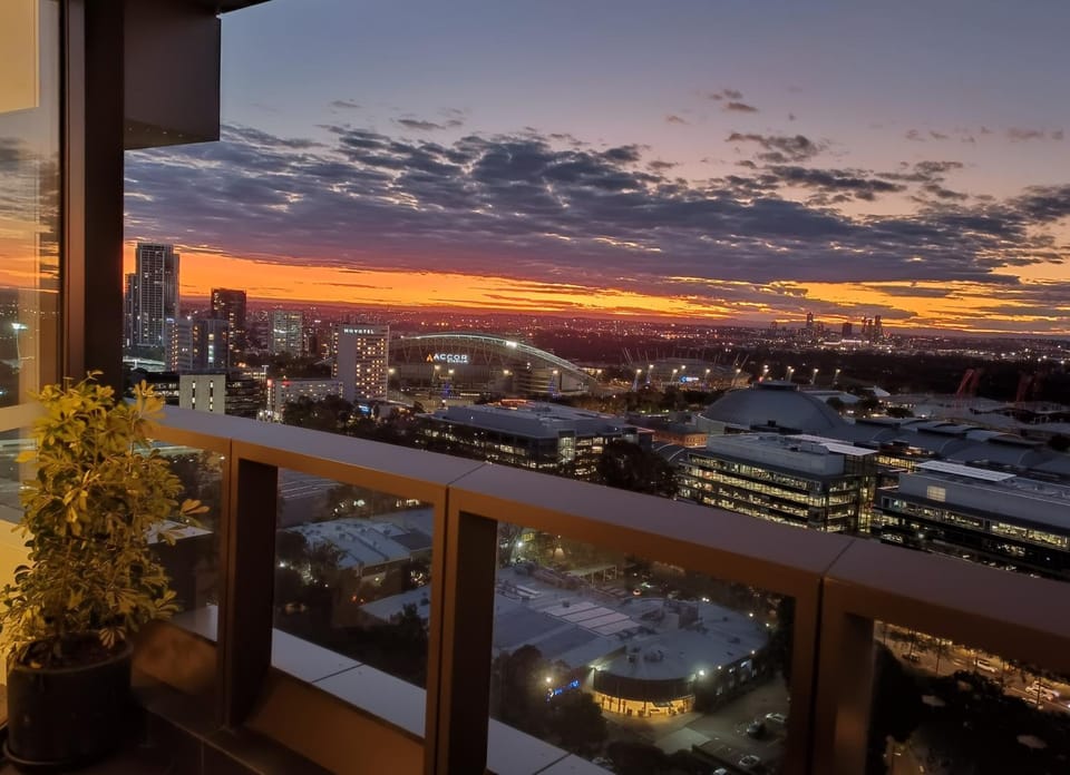 Natural landscape, View (from property/room), Balcony/Terrace, City view, Sunset