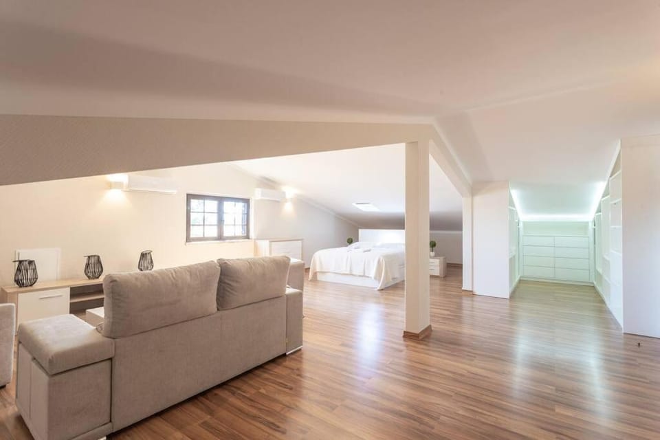 Aroeira Sunny Villa - Heated Pool extra cost House in Setubal District