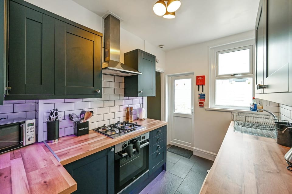 Beautiful Townhouse, great location - Pet Friendly House in Cardiff
