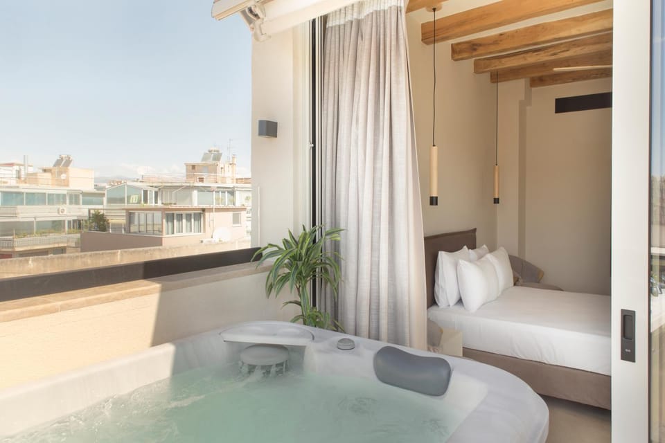 Bed, Natural landscape, Hot Tub, Hot Tub