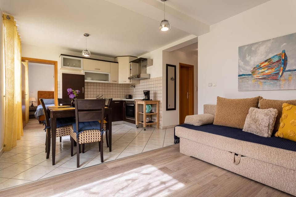 Kitchen or kitchenette, Living room, Dining area