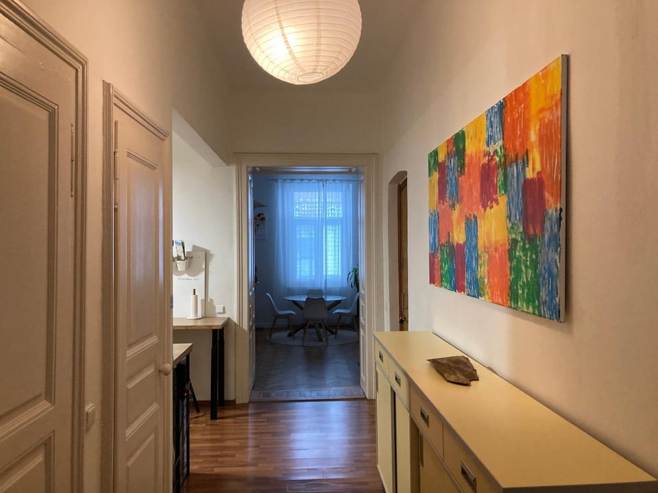 Downtown 3 BDR Charm - walk to all attractions Apartment in Bratislava