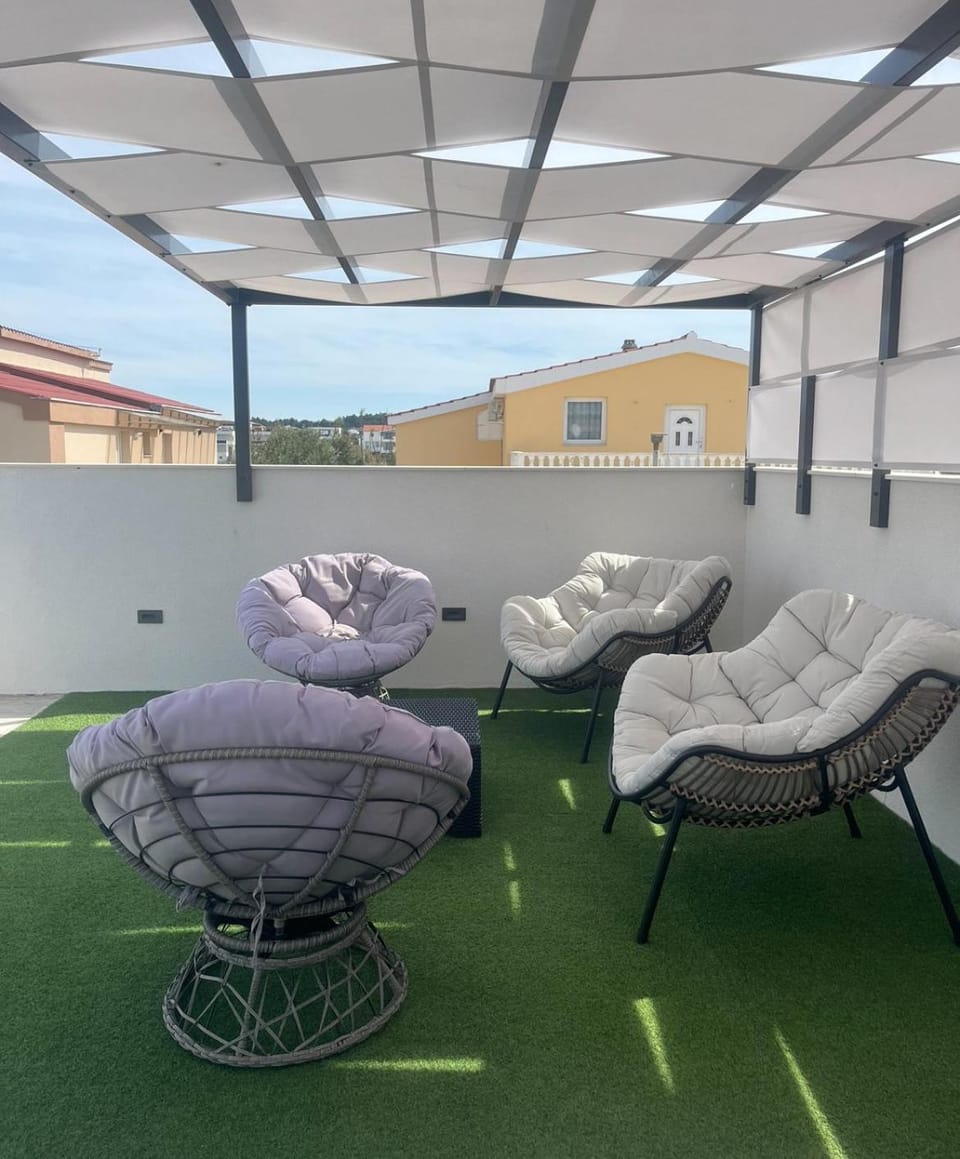 Day, Balcony/Terrace, Seating area