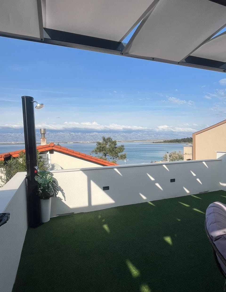 Shower, Day, Balcony/Terrace, Sea view
