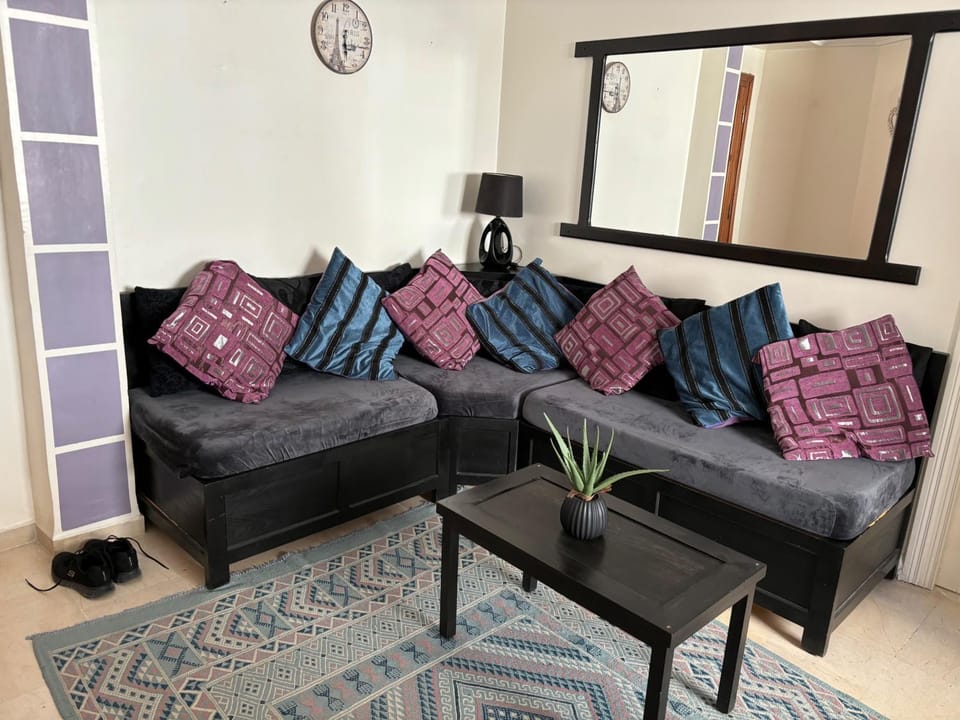 Studio Sleeps 2 with Balcony & Free Parking Apartment in Sousse